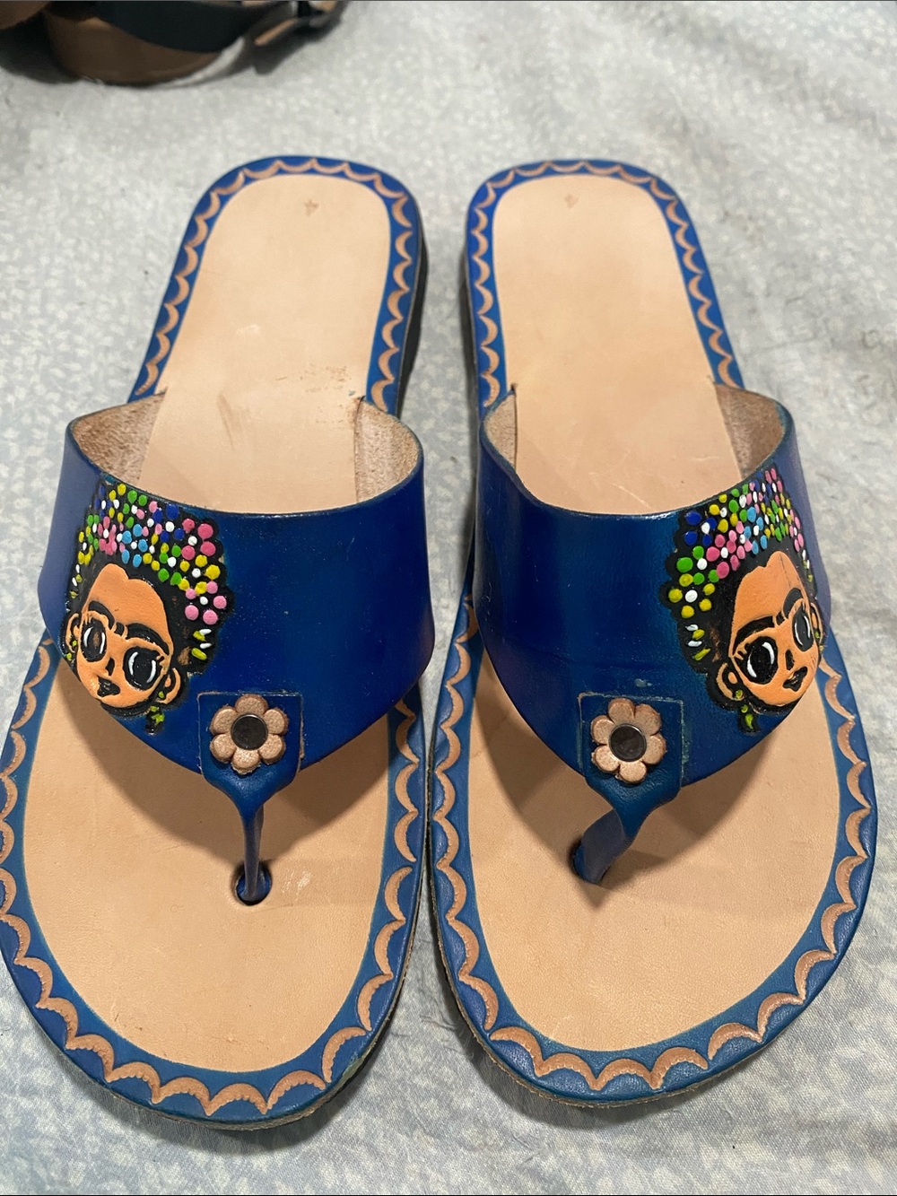 Hand-Painted Blue Women’s Toe-Post Sandals with Floral Accent